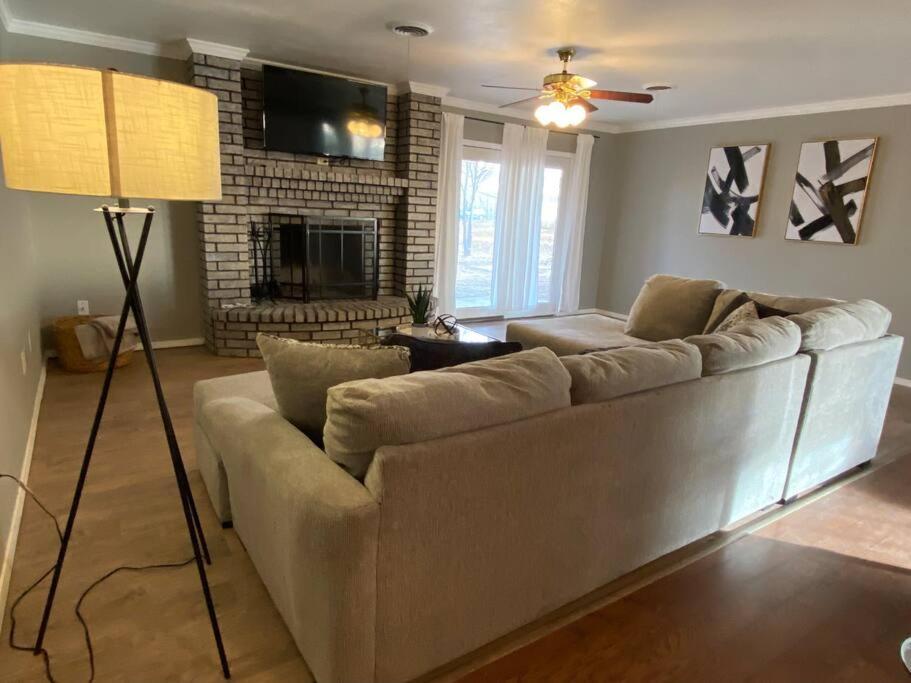 Large Modern Family Home! سونكي المظهر الخارجي الصورة