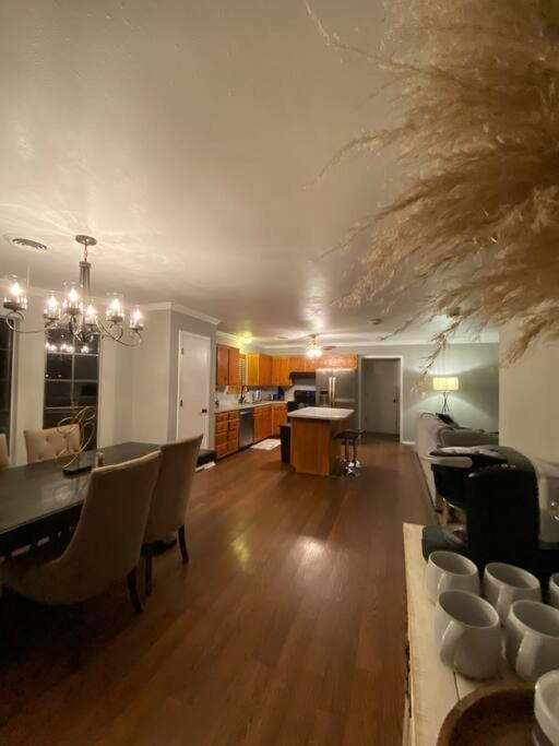 Large Modern Family Home! سونكي المظهر الخارجي الصورة